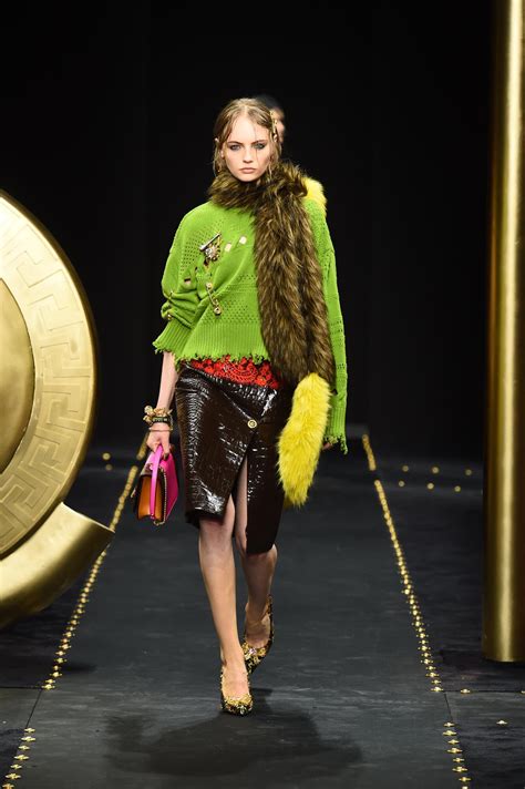 sfilata versace giugno 2019|SFILATA VERSACE DONNA AUTUNNO INVERNO .